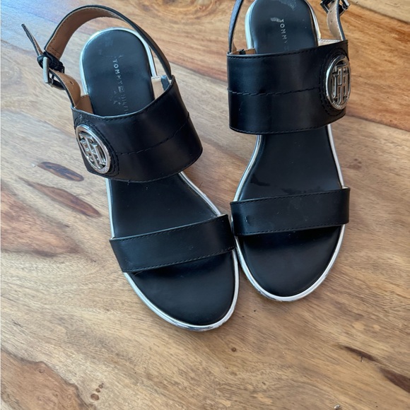 Tommy Hilfiger Sumer leather sandals size 7,in great condition - Picture 9 of 9